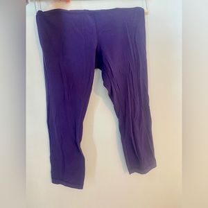 Purple lululemon aligns cropped. Only worn a handful of times! Just not my color